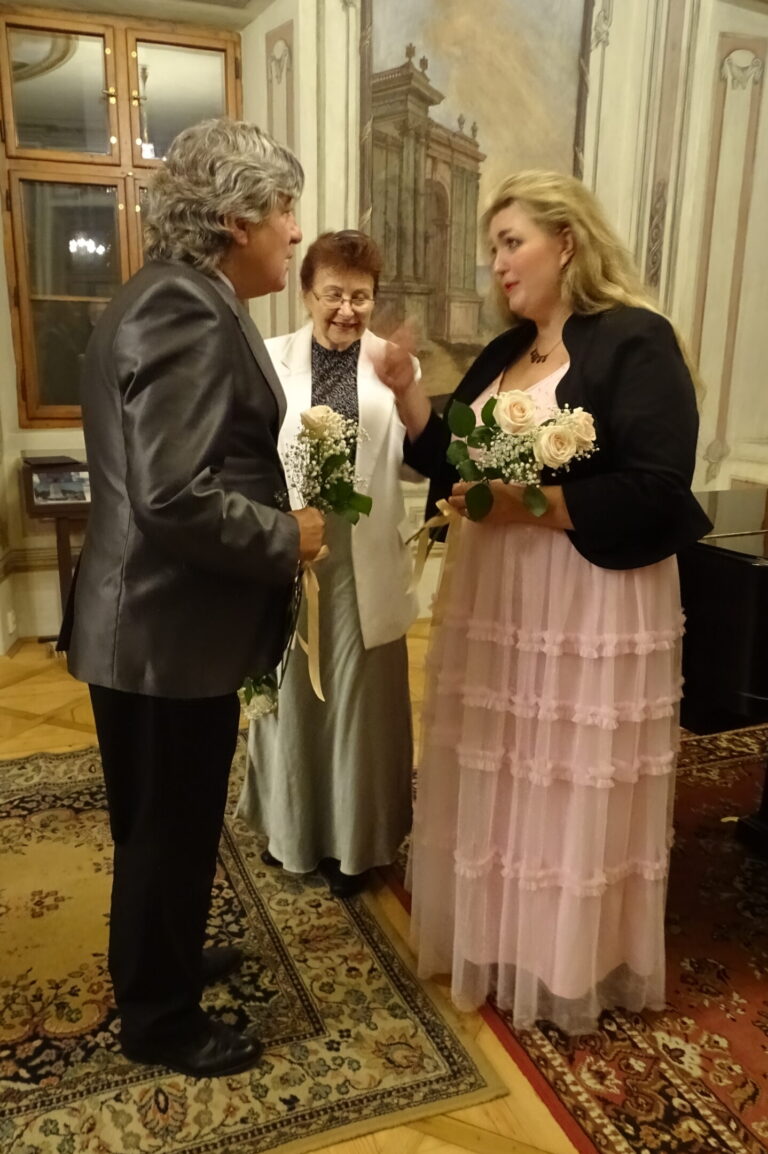 Olga Koblížková, Vlasta Korbová a Arnošt Proschek