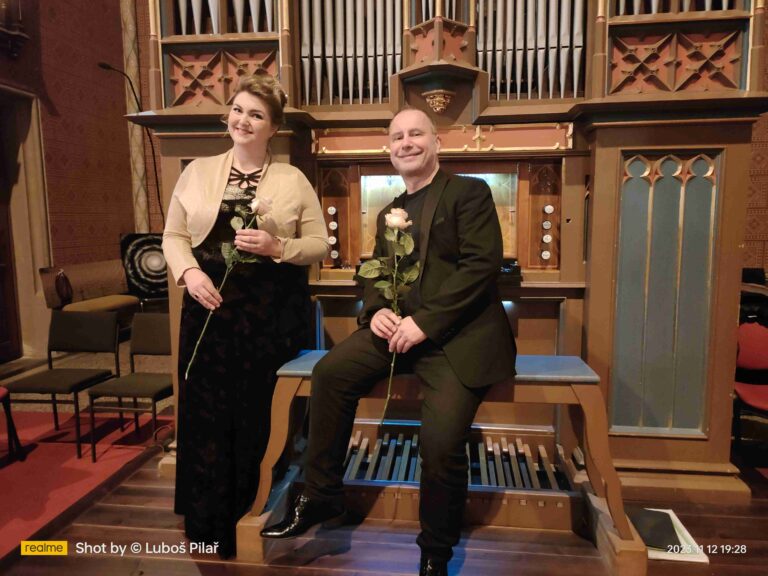 Zpěv - Olga Koblížková Varhany - Robert Fuchs