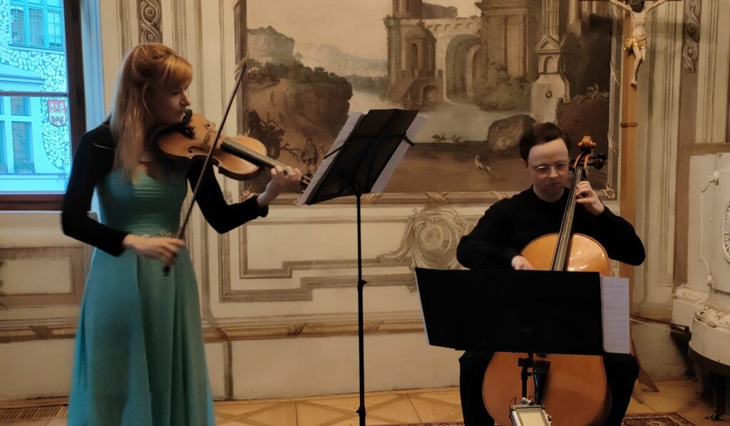 Duo Euforico Ludmila Pavlova - violin Eduard Šístek - violoncello