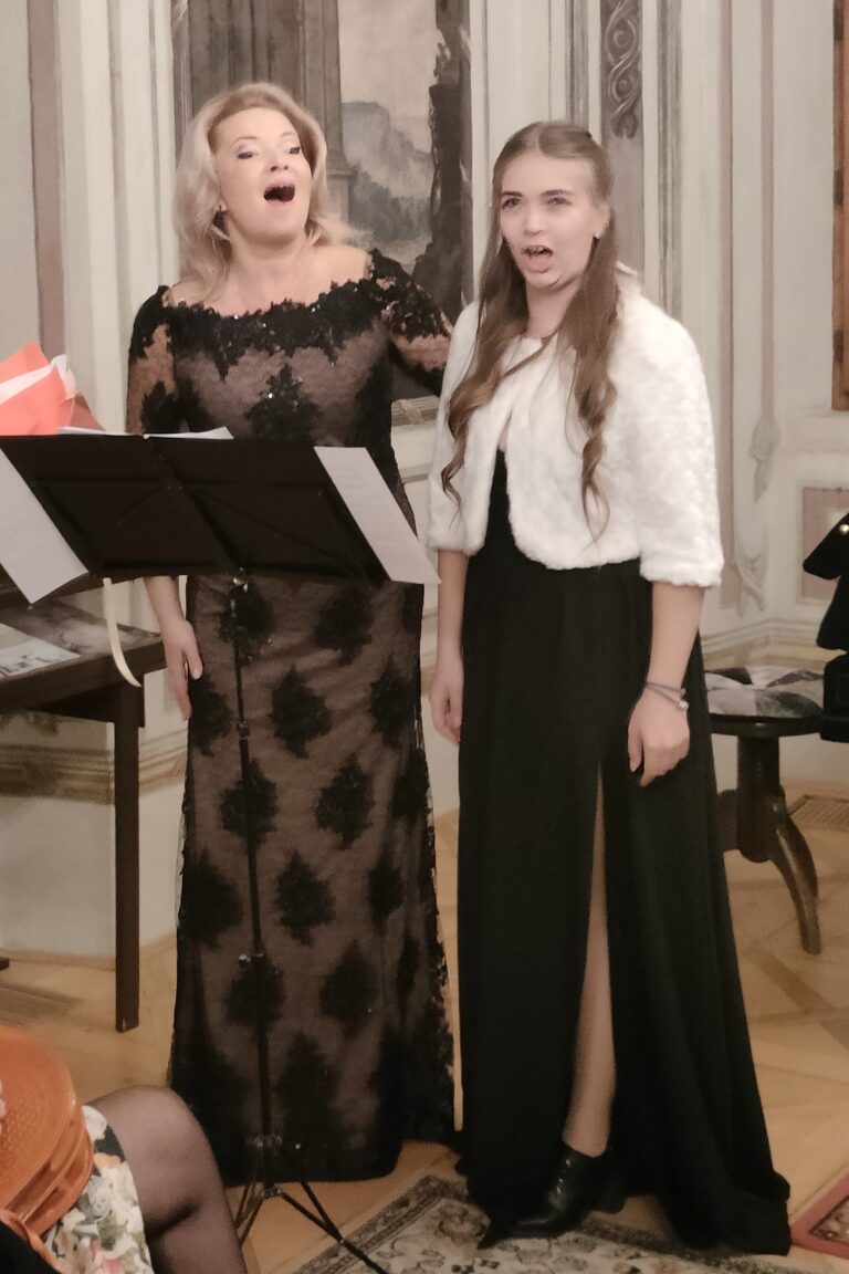 Pěvkyně Kateřina Jindřichová a Marina Vyskvorkina